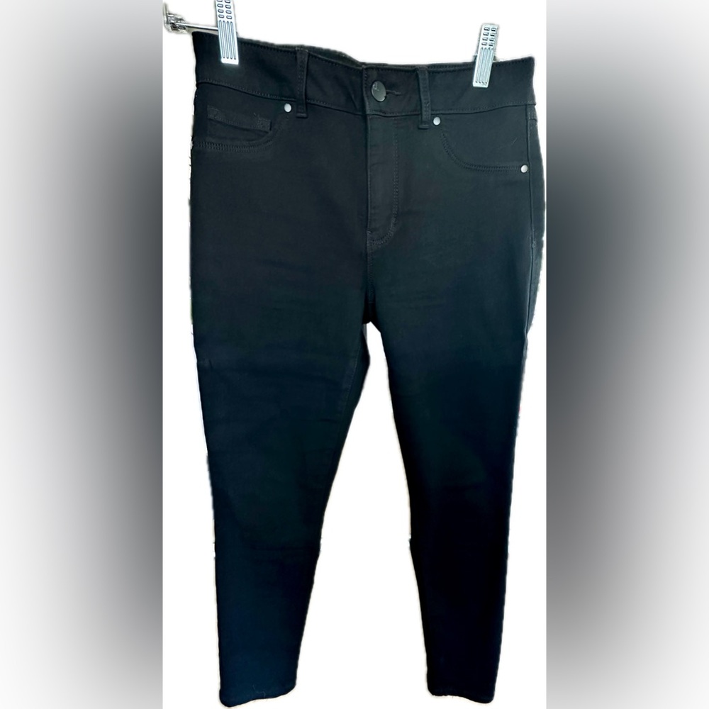 Black D jeans